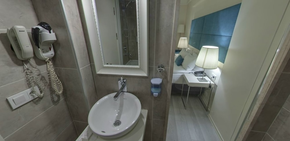 Standard Triple Room photo 2
