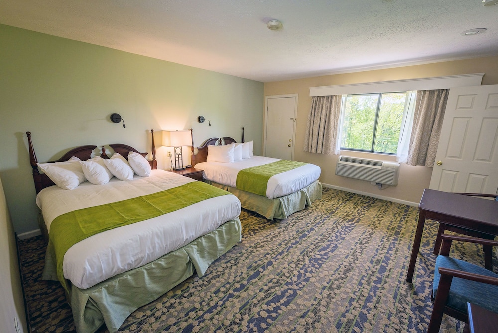 Standard Room, 2 Queen Beds - Photo 4
