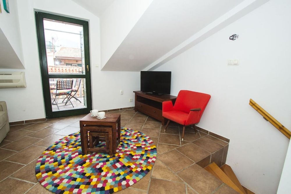 City Duplex, 1 Bedroom, Balcony photo 2