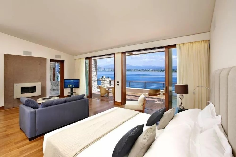 Premier Villa, Sea View - Photo 4