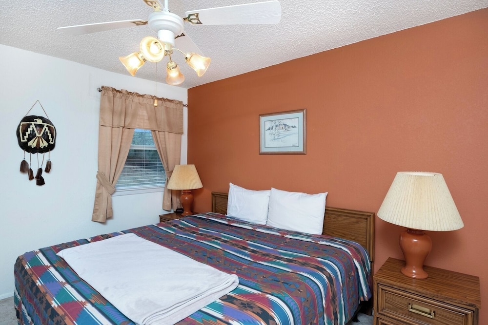 House, Multiple Beds, Patio, City View (Unit 204)