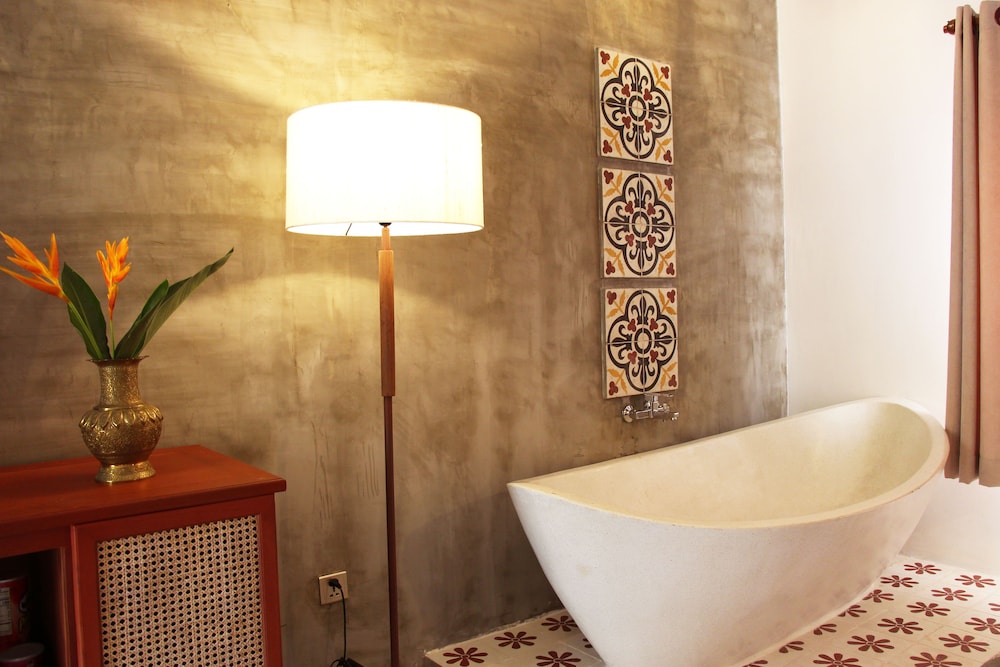 Deluxe Room with Two Double Beds - Photo 5