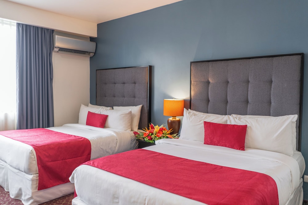 Junior Suite, 2 Double Beds - Photo 5
