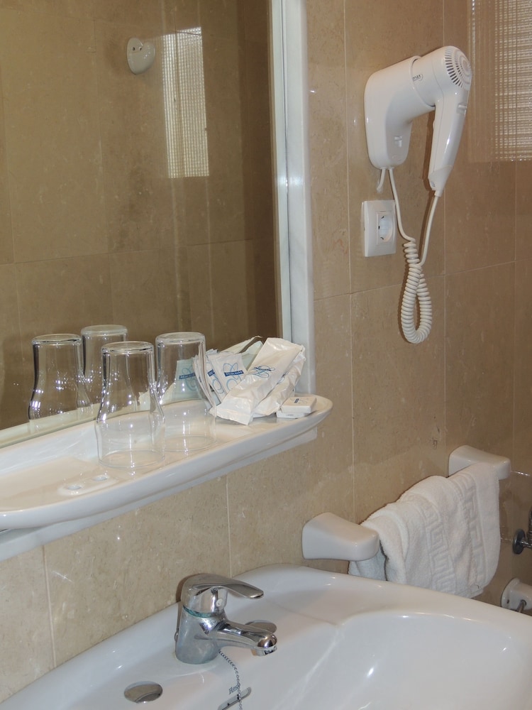 Standard Single Room, Private Bathroom photo 2