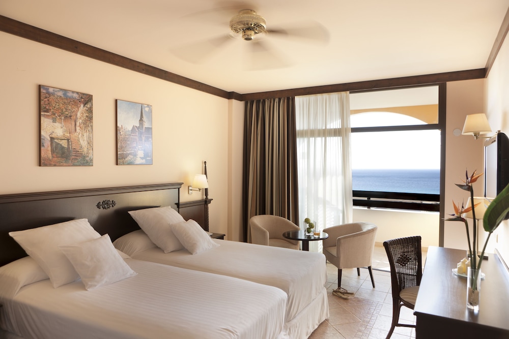 Deluxe Double Room Single Use, Sea View