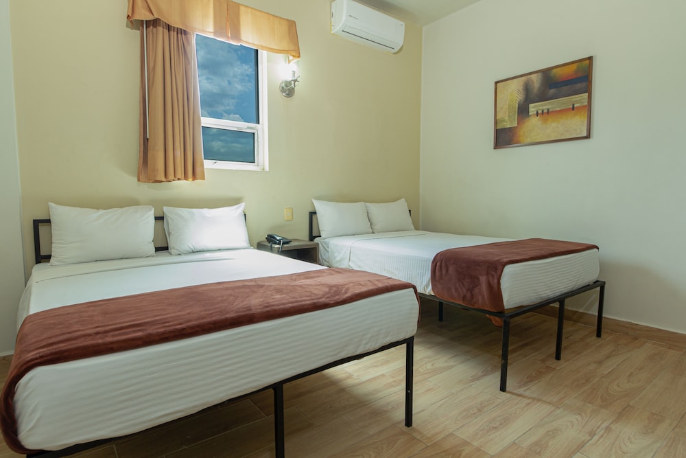Standard Double Room, 2 Double Beds photo 3