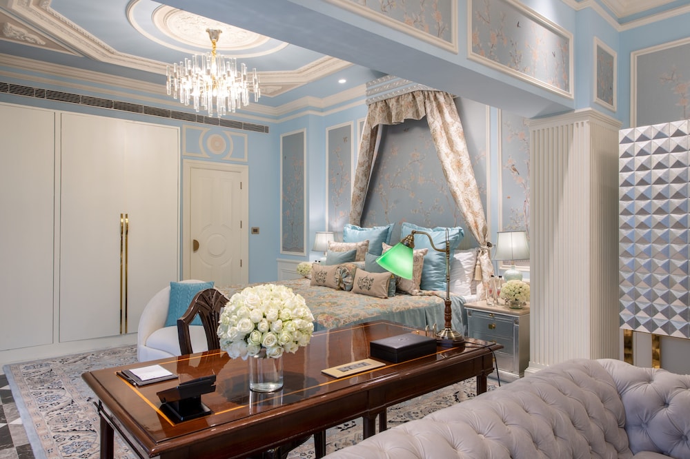 Luxury Suite, Non Smoking (Heritage With Whirlpool)