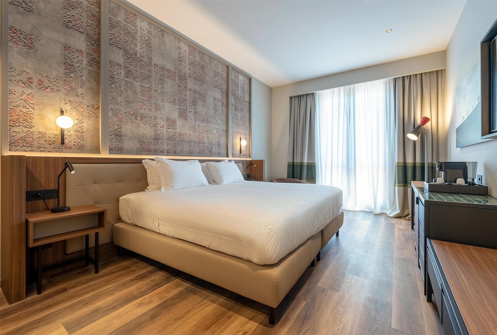 Deluxe Room, 2 Twin Beds, Balcony