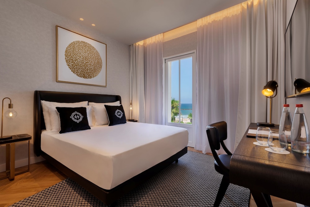 Deluxe Room, Sea View - Photo 6