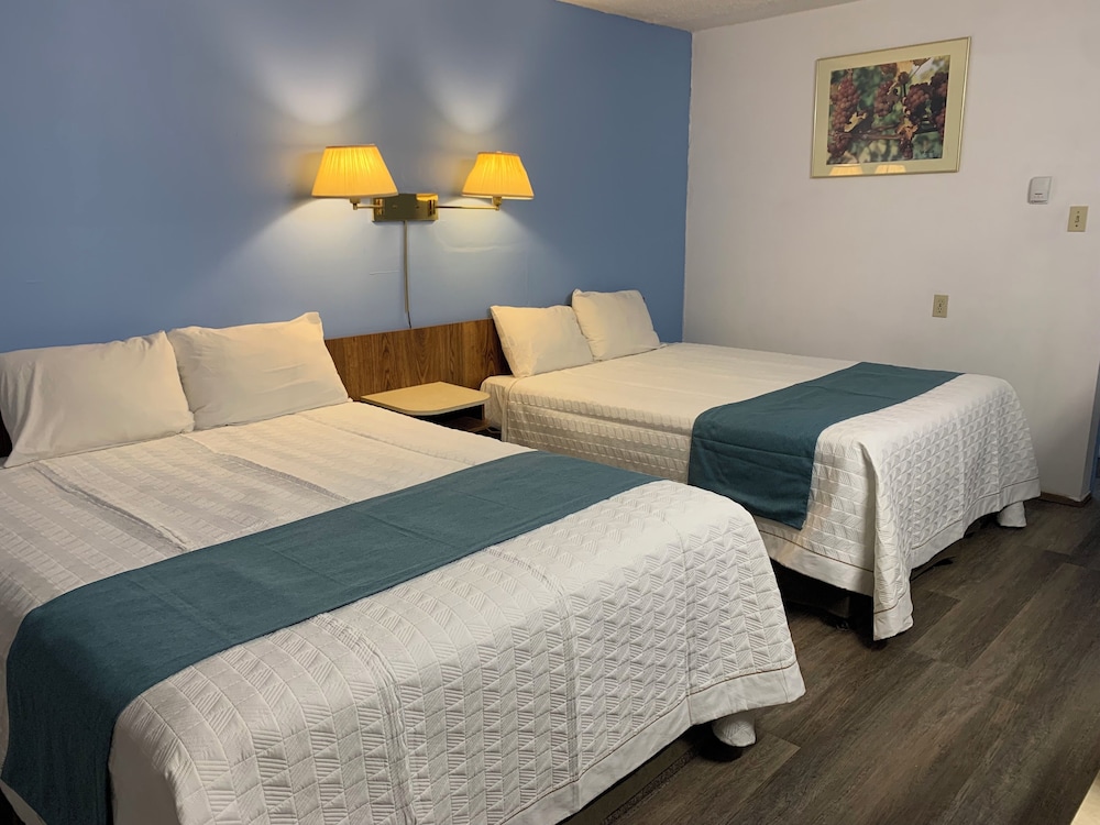 Economy Studio, 2 Queen Beds photo 1
