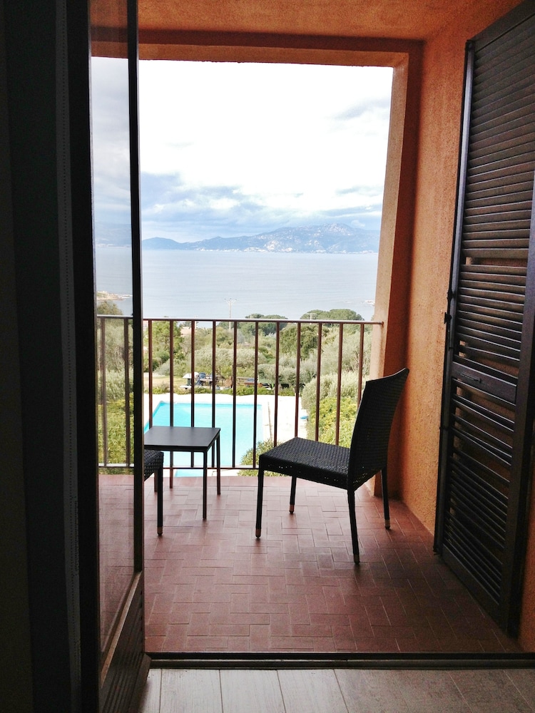 Double or Twin Room, Ensuite - Photo 9