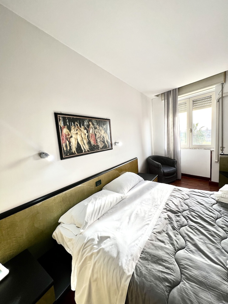 Quadruple Room - Photo 10