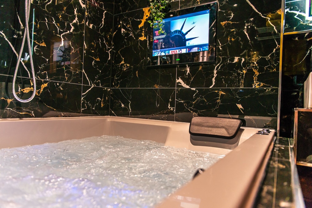 Presidential Apartment, Accessible, Private Bathroom (Jacuzzi) photo 1