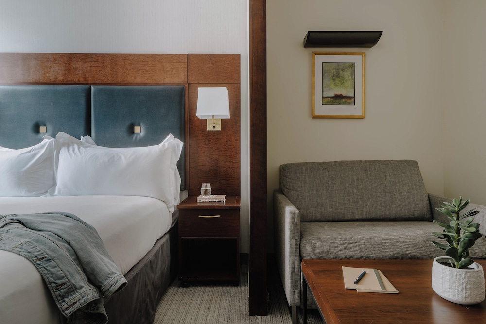 Suite, 1 Queen Bed, Kitchenette - Photo 3