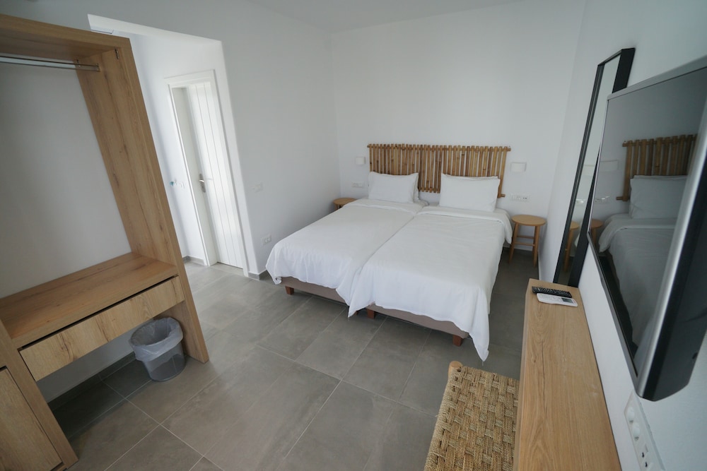 Standard Twin Room, 2 Twin Beds - Photo 1