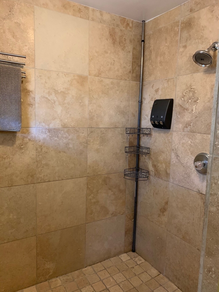 Standard Suite, 1 Bedroom, Non Smoking (Prince Folly Suite) photo 2