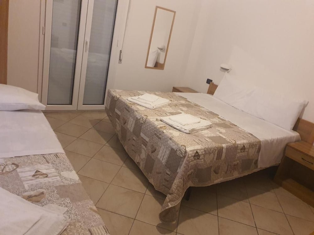 Basic Triple Room