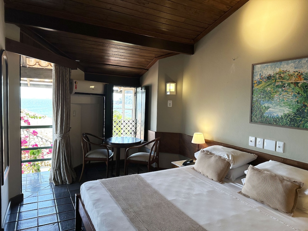 Apto Especial com Vista Parcial Mar