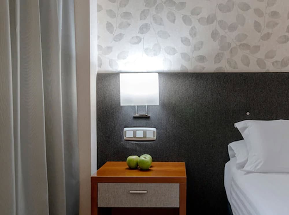 Double or Twin Room - Photo 3