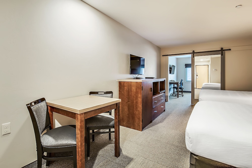 Executive Suite, Multiple Beds photo 2
