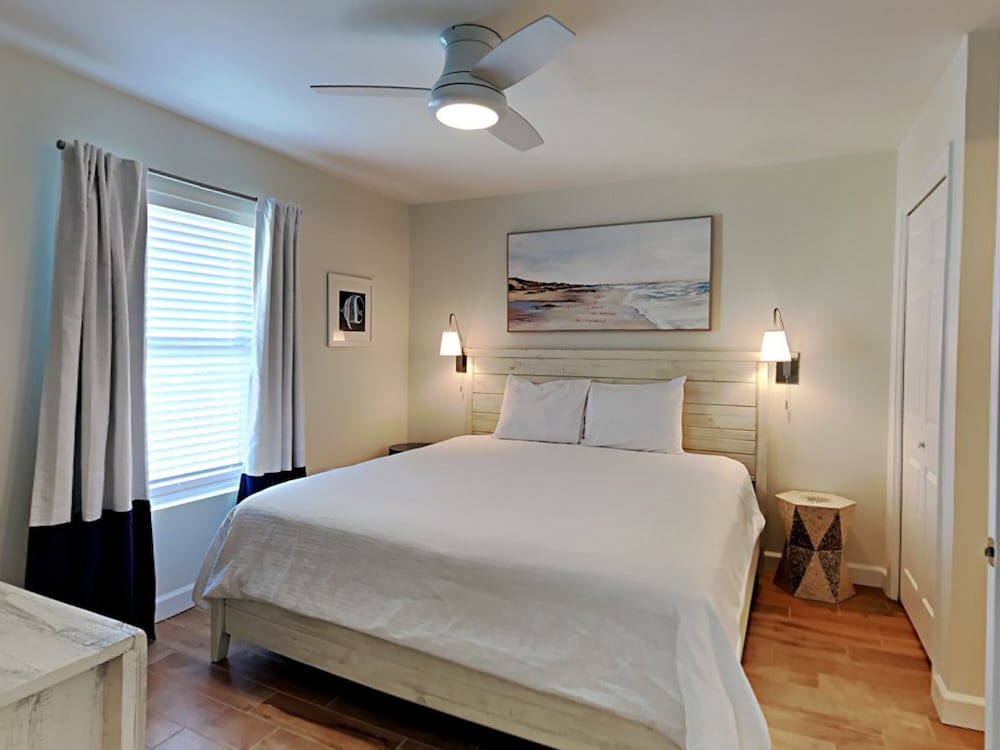 Condo, Multiple Beds, Balcony, Pool View (#402 West - No Pets) photo 3