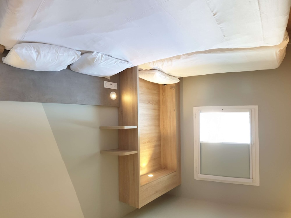 Standard Room, Multiple Beds - Photo 2