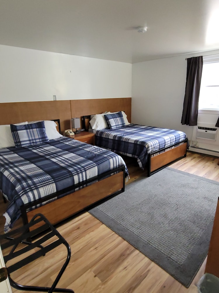 Comfort Single Room, 2 Queen Beds photo 2