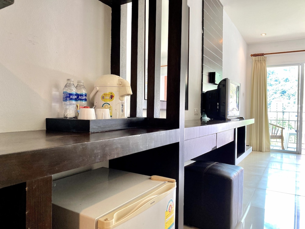 Deluxe Double Room - Photo 11