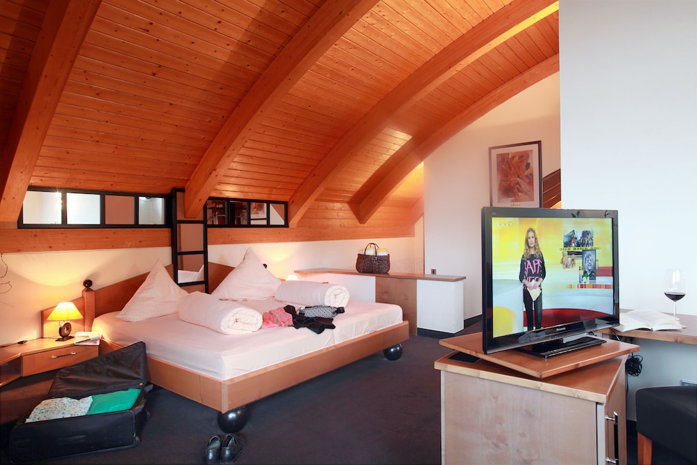 Deluxe Studio Suite, 1 Double Bed, Non Smoking, Valley View