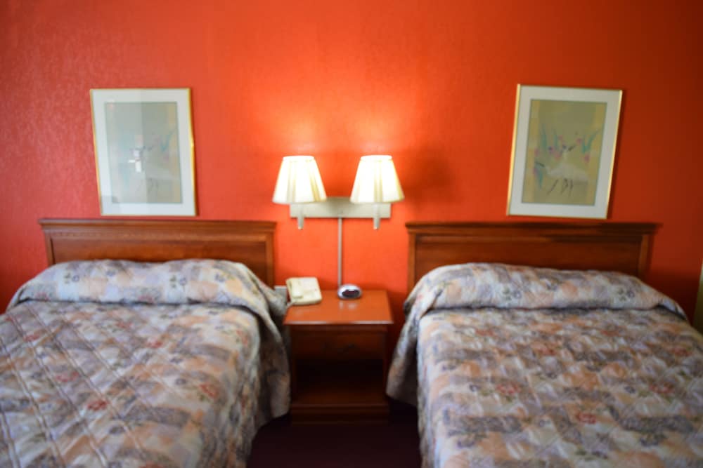 Standard Room, 2 Double Beds, Smoking photo 2