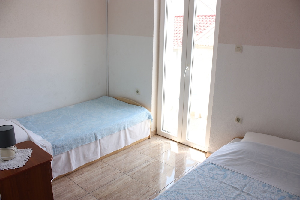 Apartment, 2 Bedrooms (Blue, J-6)