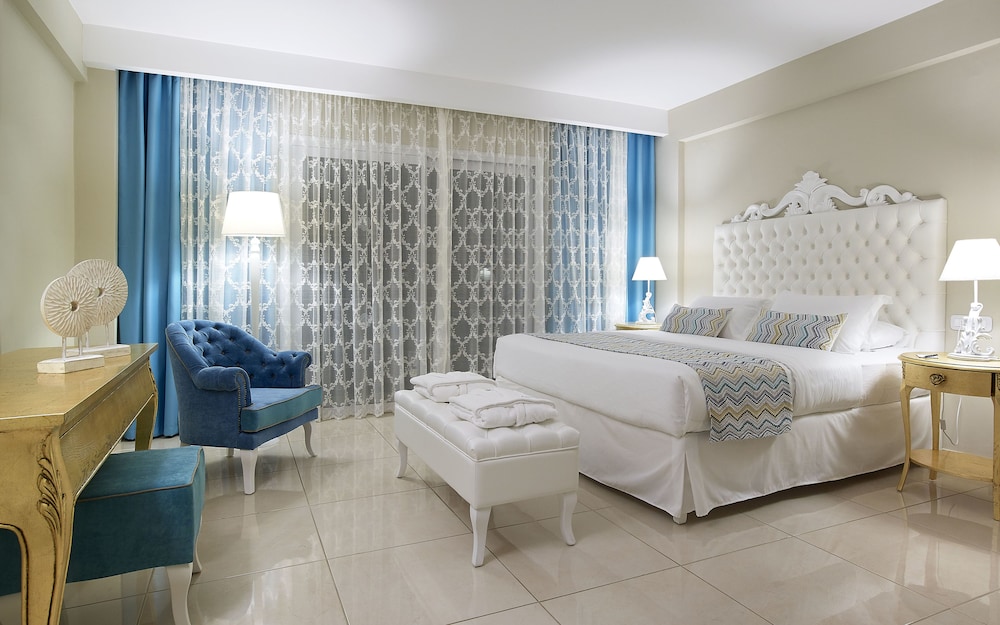 Deluxe Double Room, Garden View