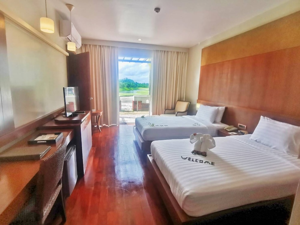 Deluxe Room - Photo 2