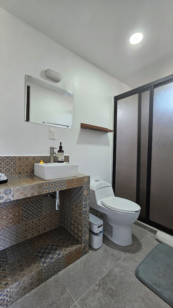 Deluxe Room, Balcony, City View photo 2