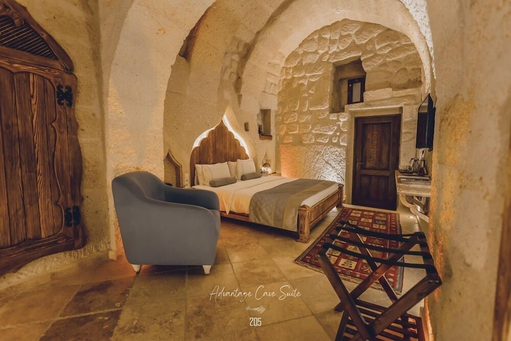 Advantage Cave Suite photo 1