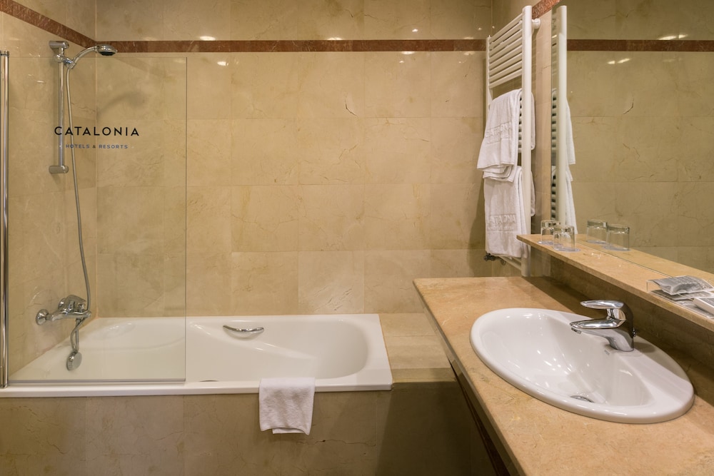 Double Room - Photo 6