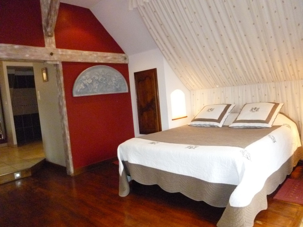 Suite, Pool View photo 2