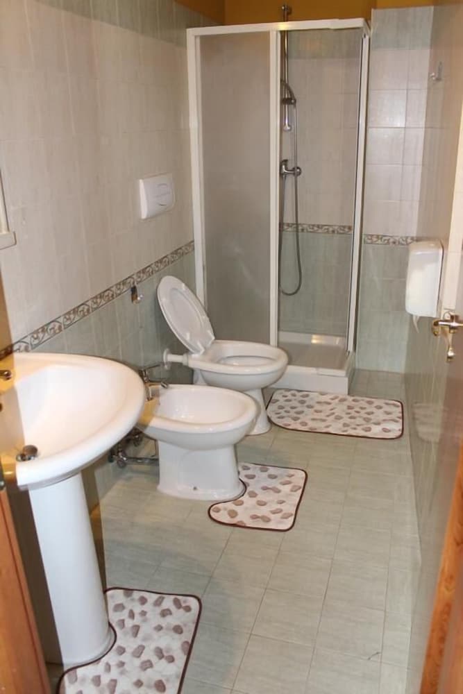 Double Room, 1 Queen Bed photo 3