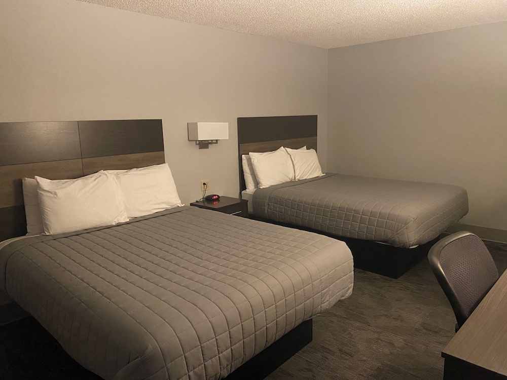 Room, 2 Queen Beds, Non Smoking - Photo 2