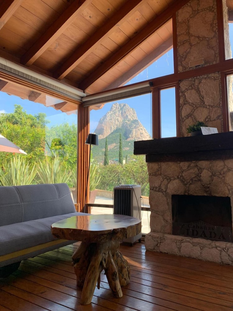 Signature Cabin photo 3