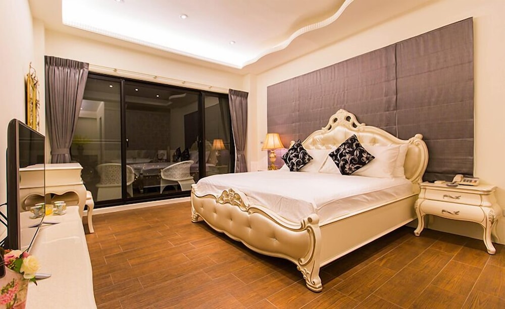 Double Room (Romantic Champs) photo 1