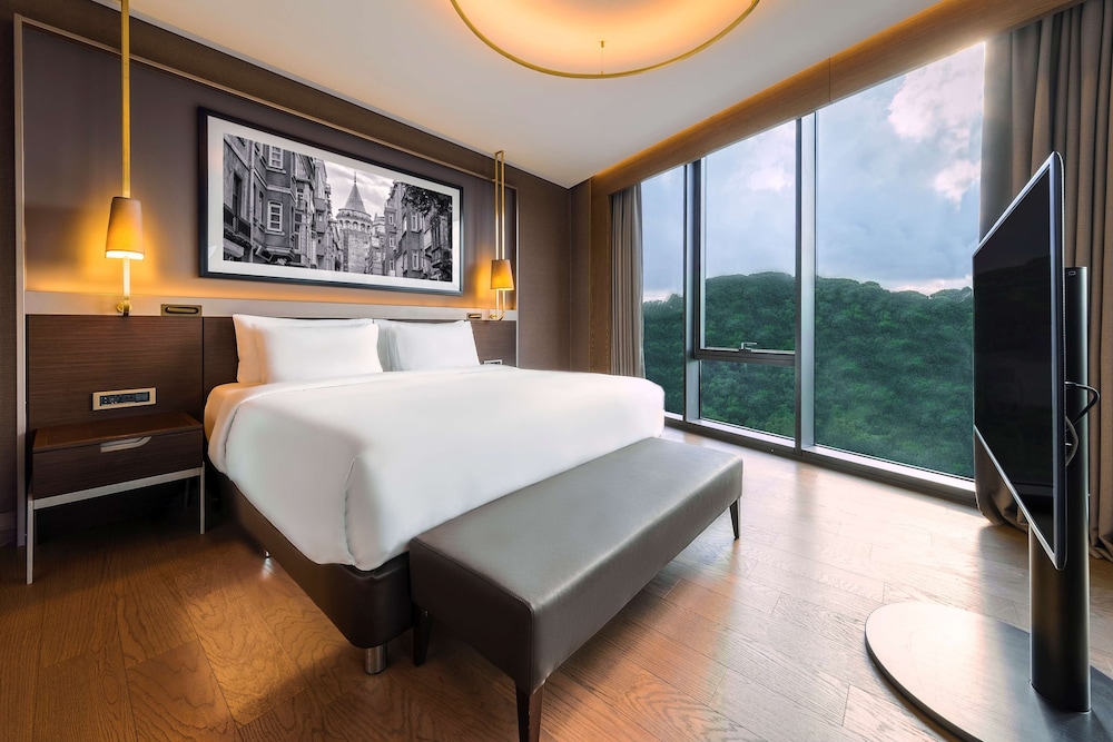 Suite, 1 Bedroom, City View with Lounge Access - Photo 14