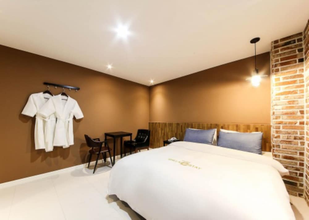 Deluxe Room (Business) - Photo 7