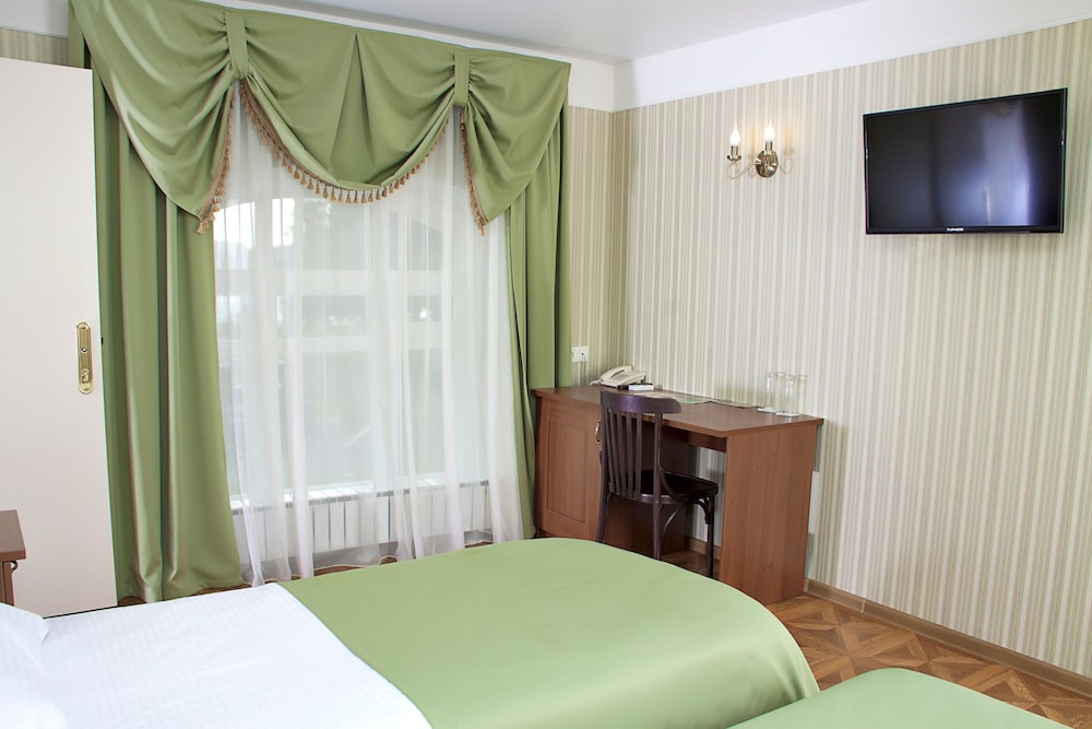 Standard Double or Twin Room, River View photo 2