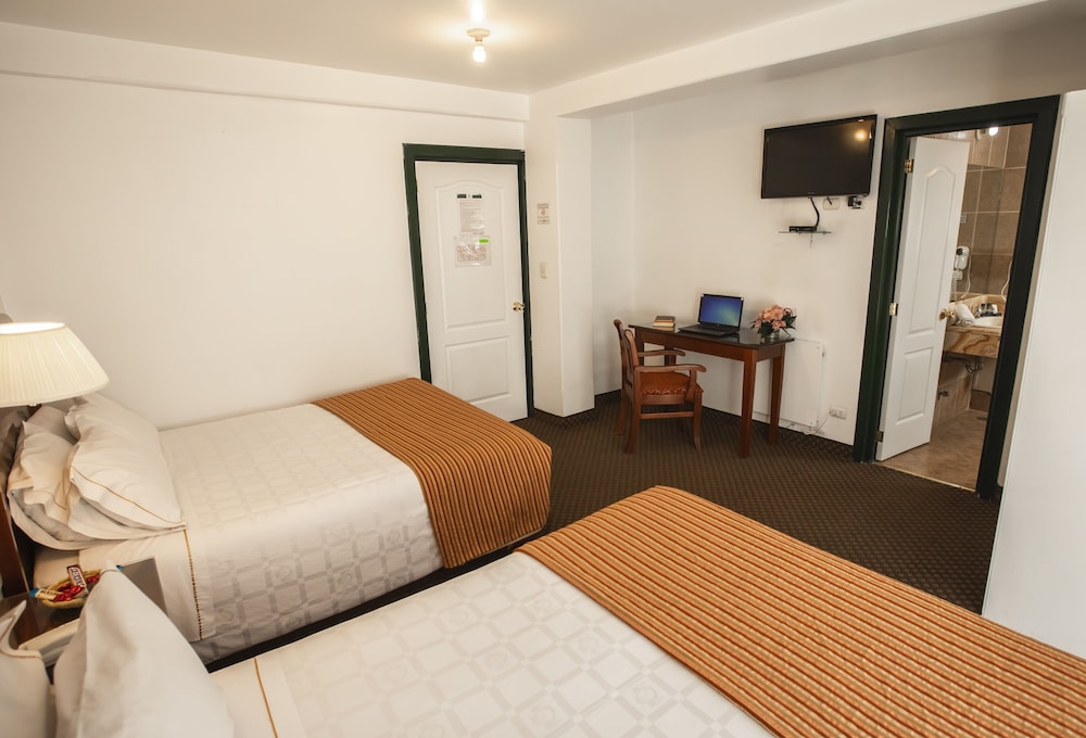 Twin Room - Photo 3