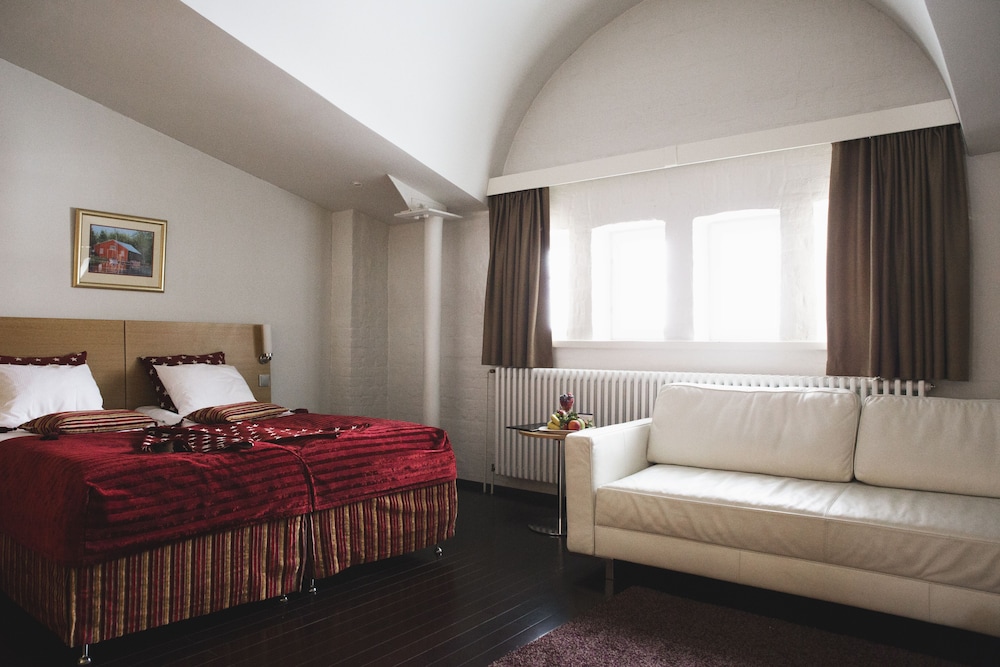 Deluxe Room - Photo 1