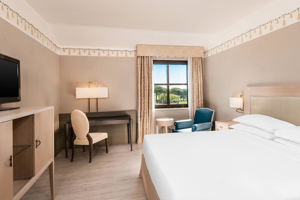Superior Room, 1 King Bed, Garden View