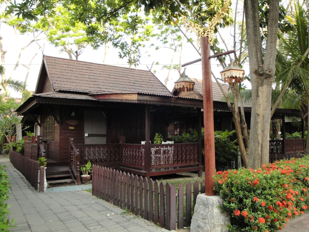 Bungalow (Thai House) photo 2