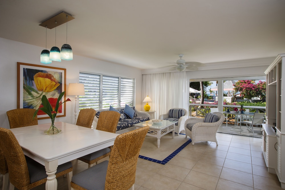 Deluxe Suite, 2 Bedrooms, Beachfront photo 2