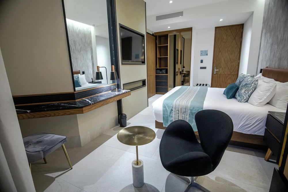 Becquer Suite - Photo 17